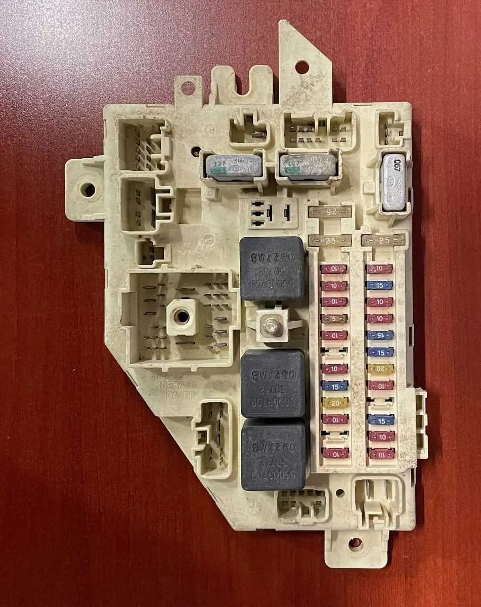 2000 jeep cherokee kick panel fuse diagram