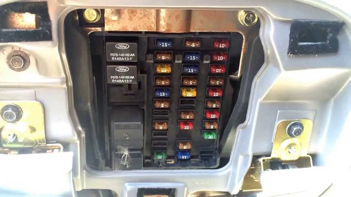 fuse box diagram for 2001 ford f150